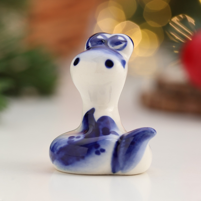 Новый год. Сувенир символ года  Новый год. Сувенир символ года "Змея Пупс", вид 2, гжель, 4 см