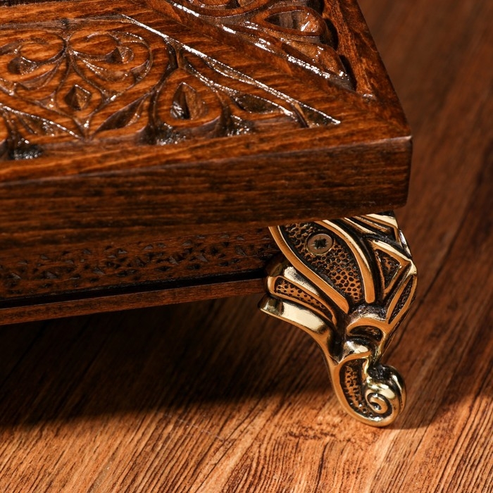 Шахматы ручной работы Шахматы ручной работы "Гроссмейстер", глубокая резка, на ножках, 55х55 см, массив ореха, Армения