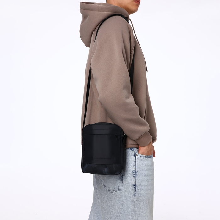 Сумка мужская на молниях, 3 наружных кармана, цвет чёрный Сумка мужская на молниях, 3 наружных кармана, цвет чёрный