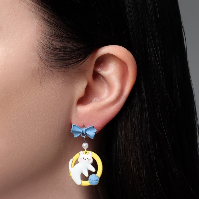 Серьги ассорти «Котики» с клубками, цветные в серебре Серьги ассорти «Котики» с клубками, цветные в серебре