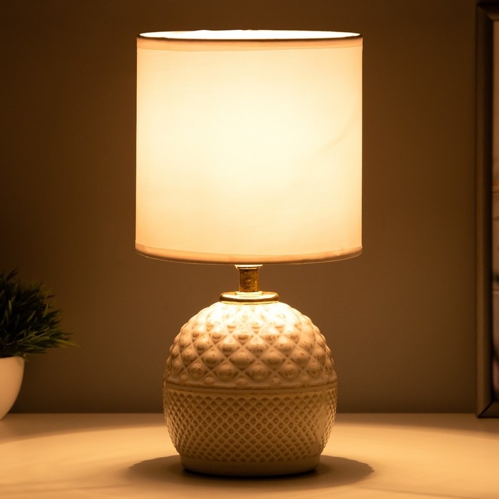 Настольная лампа Настольная лампа "Аурелия" Е14 40Вт белый 15х15х29 см