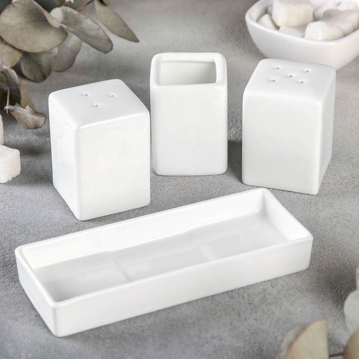 Набор фарфоровый для специй Wilmax, 3 предмета: солонка 60 мл, перечница 60 мл, ёмкость для зубочисток, цвет белый Набор фарфоровый для специй Wilmax, 3 предмета: солонка 60 мл, перечница 60 мл, ёмкость для зубочисток, цвет белый