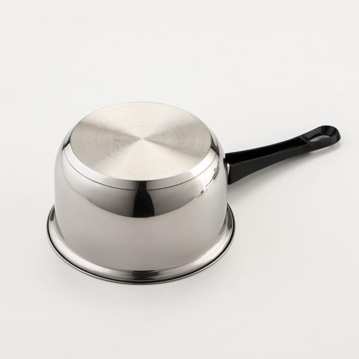 Набор посуды из нержавеющей стали «Чёрная ночь», 8 предметов: ковш 1,5 л, 2 кастрюли 2/3 л, сковорода d=24 см, крышки, стенки 0,3 мм, дно 5 мм Набор посуды из нержавеющей стали «Чёрная ночь», 8 предметов: ковш 1,5 л, 2 кастрюли 2/3 л, сковорода d=24 см, крышки, стенки 0,3 мм, дно 5 мм