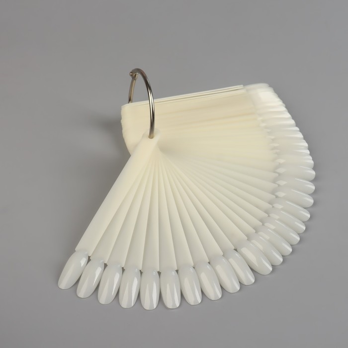 Палитра для лаков на кольце, 50 ногтей, форма овал, цвет слоновая кость Палитра для лаков на кольце, 50 ногтей, форма овал, цвет слоновая кость