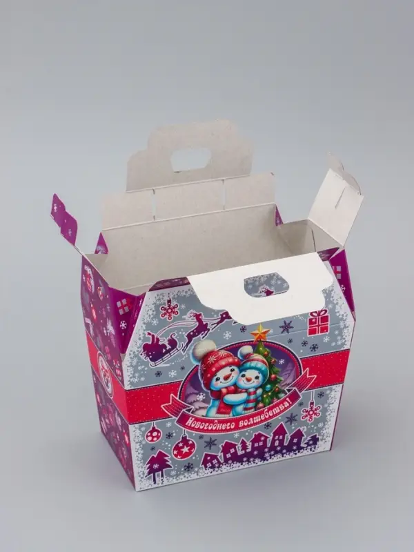 Коробка Новогодняя подарочная Коробка Новогодняя подарочная "Три снеговика" 19,5 х 17 х 11 см