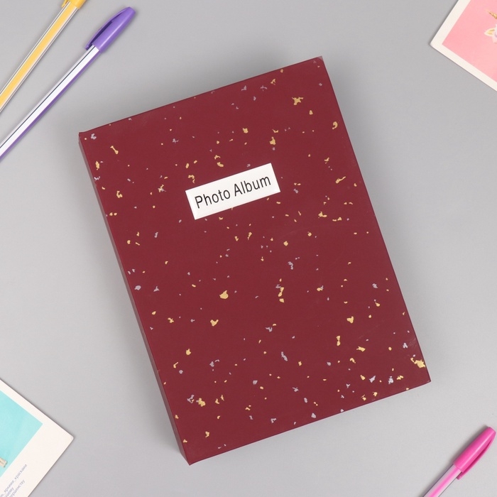 Фотоальбом на 200 фото 10х15 см Фотоальбом на 200 фото 10х15 см "В крапинку" матовый, бордовый 6,5х17,5х23 см
