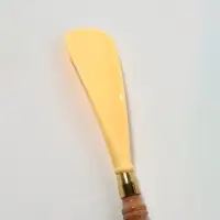 Массажёр - чесалка, универсальный, с ложкой, деревянный, 47&times;4&times;3 см, жёлтый