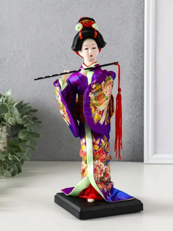 Кукла коллекционная &laquo;Японка в фиолетовом кимоно с флейтой&raquo;, 25&times;9.5&times;9.5 см