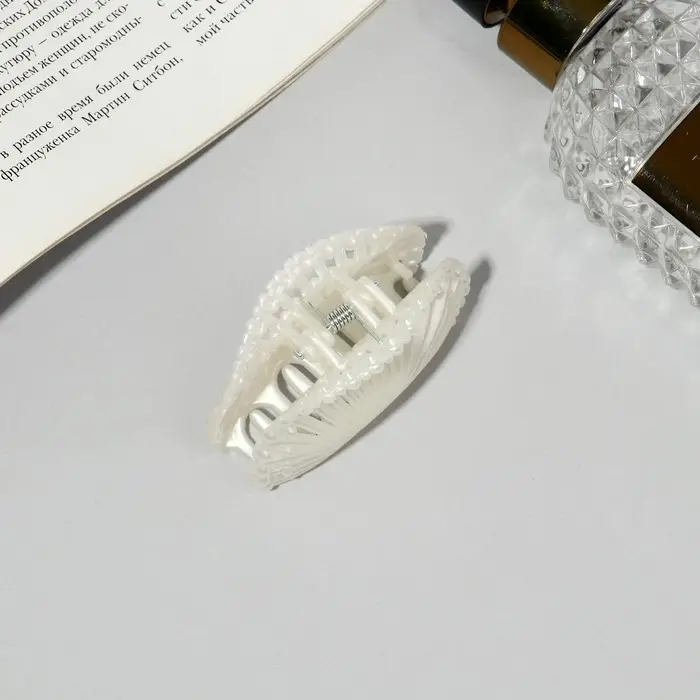 Крабик для волос « Туман», веер, 6 см, белый Крабик для волос « Туман», веер, 6 см, белый