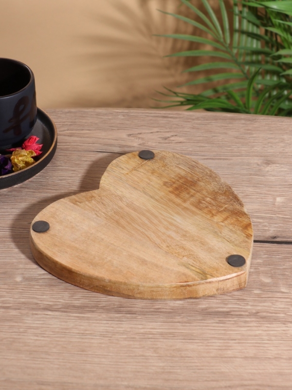 Блюдо в форме сердца «Крабы», дерево манго, 20.5×20×2.3 см Блюдо в форме сердца «Крабы», дерево манго, 20.5×20×2.3 см