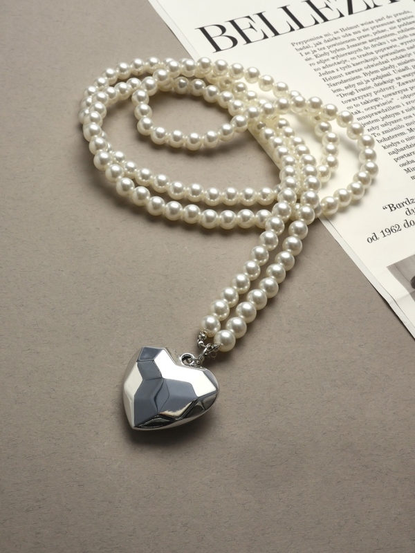 Портупея жемчужнаяс кулоном «Сердце», 129 см, белая в серебре Портупея жемчужнаяс кулоном «Сердце», 129 см, белая в серебре