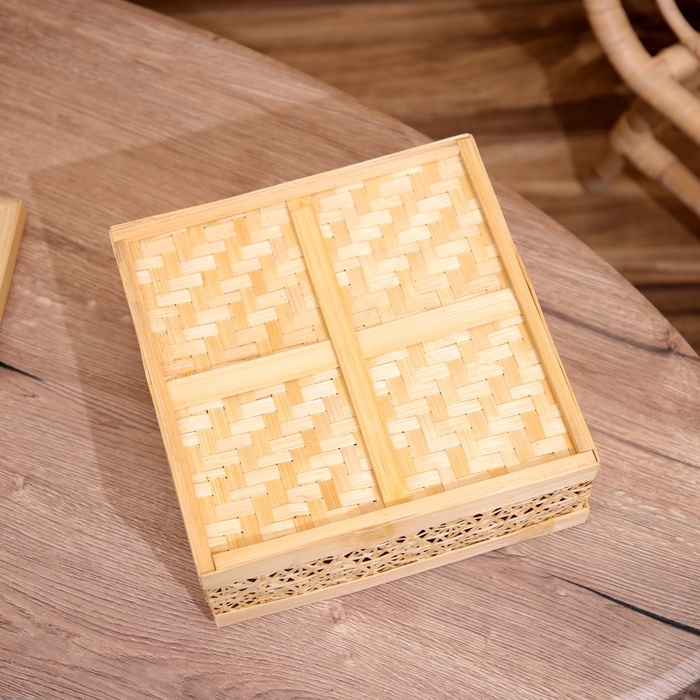Шкатулка плетёная с крышкой, из бамбука 25х25х12 см Шкатулка плетёная с крышкой, из бамбука 25х25х12 см