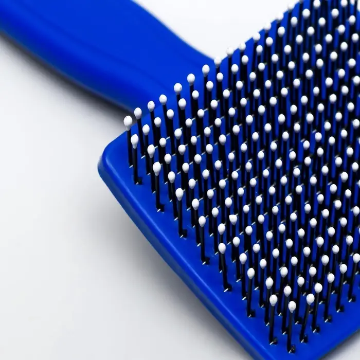 Пуходёрка малая, 6&times;13.5 с, мягкая, с закруглёнными зубьями, синяя