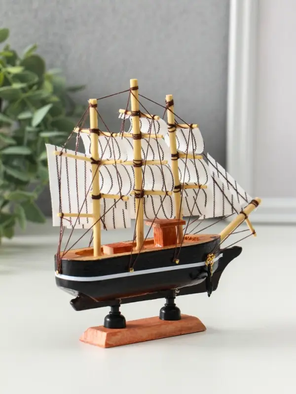 Сувенирная модель корабля &laquo;Халбрейн&raquo;