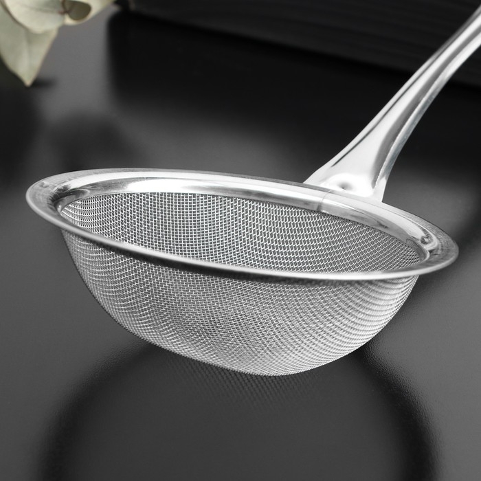 Сито для просеивания с ручкой Доляна «Фире», d=11 см, цвет серебристый