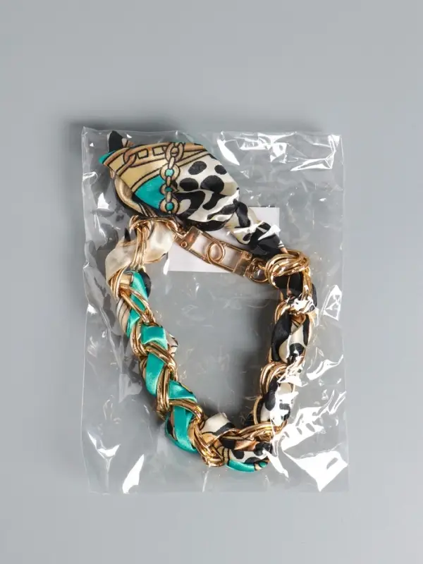 Брелок на 2 карабинах Брелок на 2 карабинах "Платок и цепочка" голубой 20х10х1,7 см