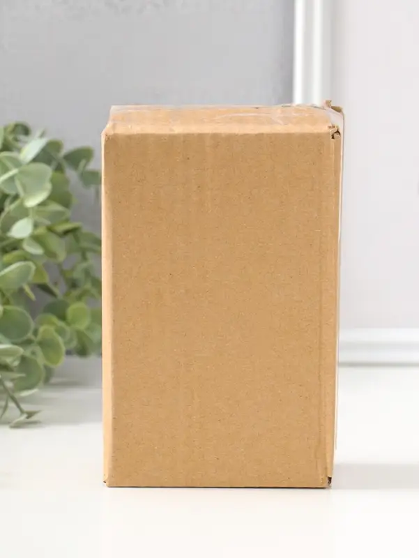 Сувенир полистоун "Мама зайка в цветочном венке обнимает малыша" 15 см