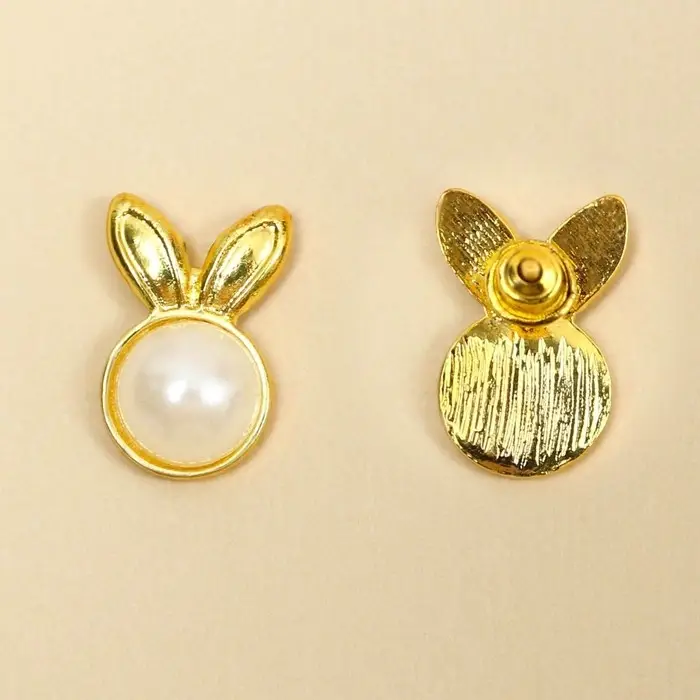 Серьги гвоздики «Зайки с жемчугом» Серьги гвоздики «Зайки с жемчугом»