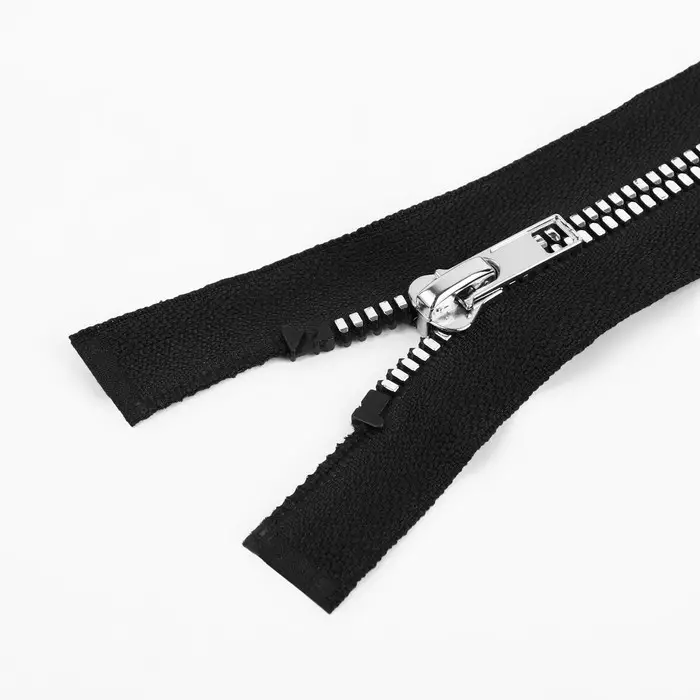 Молния «Трактор», №5, разъёмная, декоративное звено «Акулий зуб», замок автомат, 50 см, чёрная