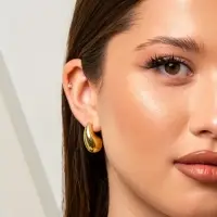 Серьги пластик &laquo;Капля&raquo;, изогнутая мини, цвет золото