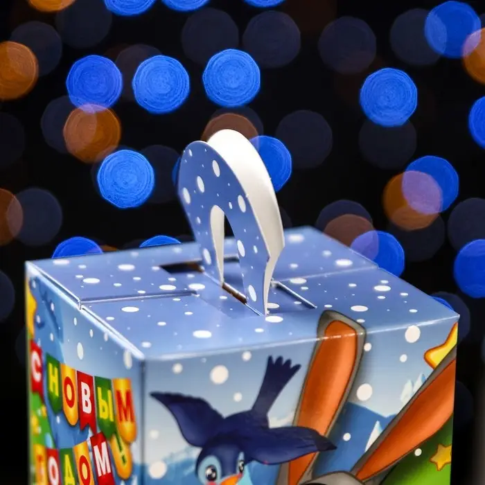 Подарочная коробка «Новогодний хоровод», 9.5×9.5×19.7 см