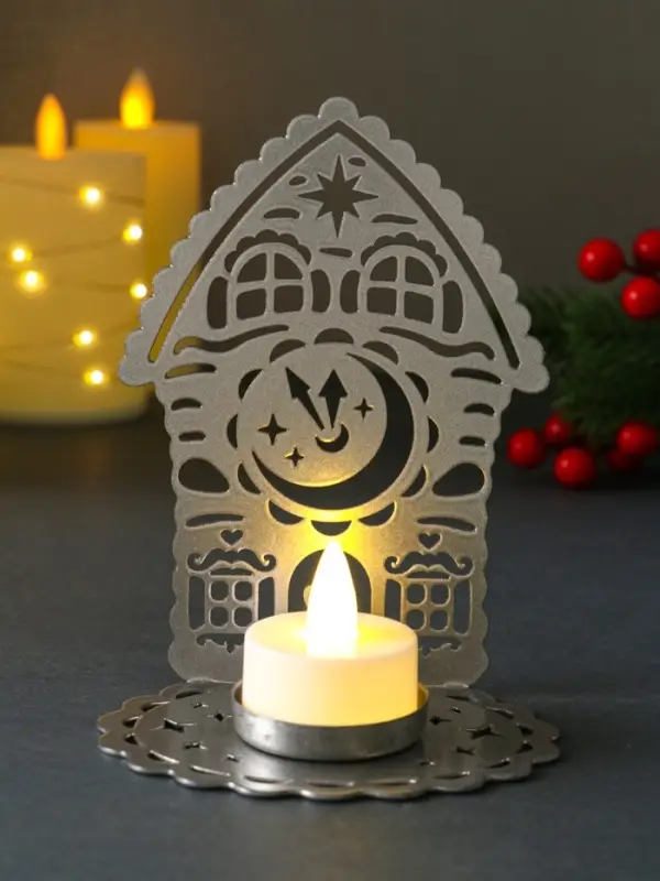 Подсвечник новогодний  Подсвечник новогодний "Домик с часами" серебряный 6,7х10х13,5 см