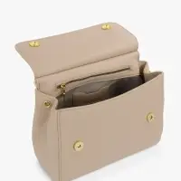 Сумка женская мессенджер TEXTURA на магните, 25&times;9&times;17 см, молочная