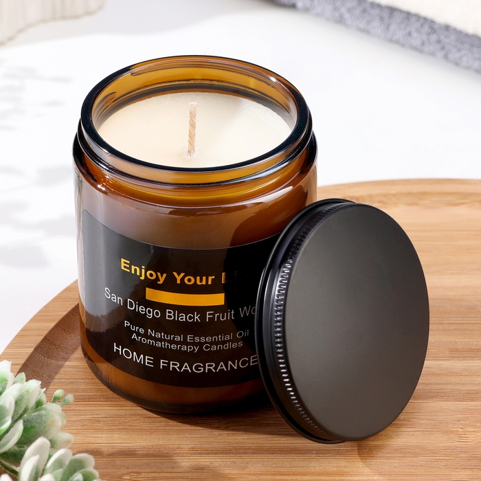 Свеча ароматическая в банке  Свеча ароматическая в банке "Черная фруктовая древесина Сан-Диего", 7х9 см