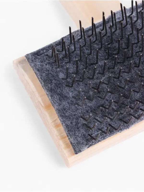 Щетка-пуходёрка деревянная ZOONIK «Кавказец» полукруглая, 100×55 см Щетка-пуходёрка деревянная ZOONIK «Кавказец» полукруглая, 100×55 см