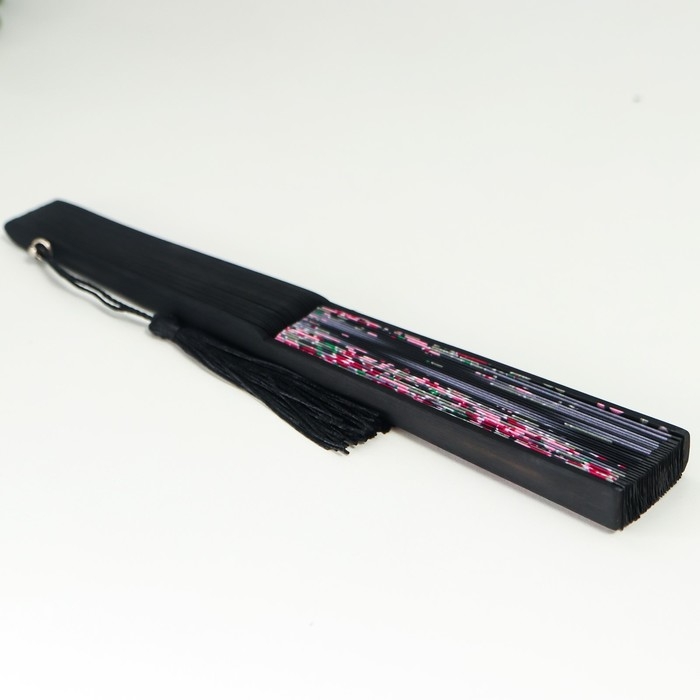 Веер бамбук, текстиль h=21 см  Веер бамбук, текстиль h=21 см "Цветы и бабочки" чёрный, с кисточкой