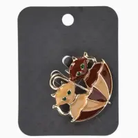 Брошь &laquo;Кошки&raquo; в зонте, осенняя, цвет коричневый в золоте