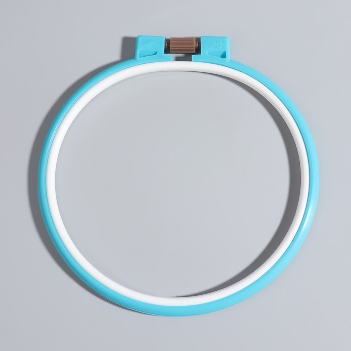 Набор для вышивания крестиком: канва без рисунка белая, 30×40 см, пяльцы d = 16 см, цвет МИКС Набор для вышивания крестиком: канва без рисунка белая, 30×40 см, пяльцы d = 16 см, цвет МИКС