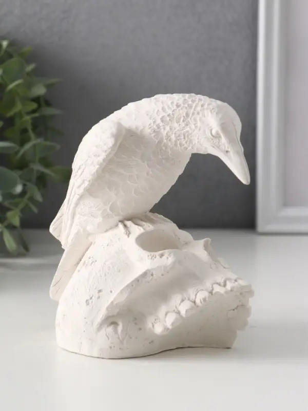 Фигура «Ворон на черепе», 12×12×8 см, гипс