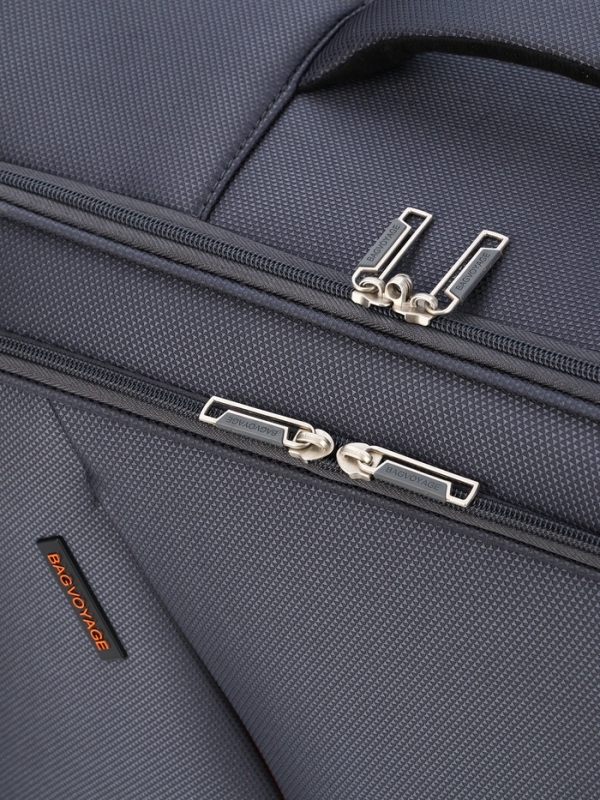 Чемодан 28 Чемодан 28", Текст, 47*31*78, отд на молнии, код замок, 4 колеса, т.серый