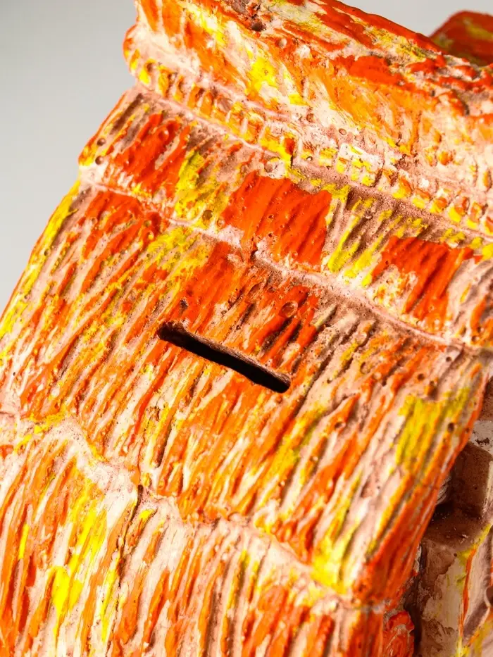 Копилка "Избушка на курьих ножках" 20х14,5х10 см Копилка "Избушка на курьих ножках" 20х14,5х10 см