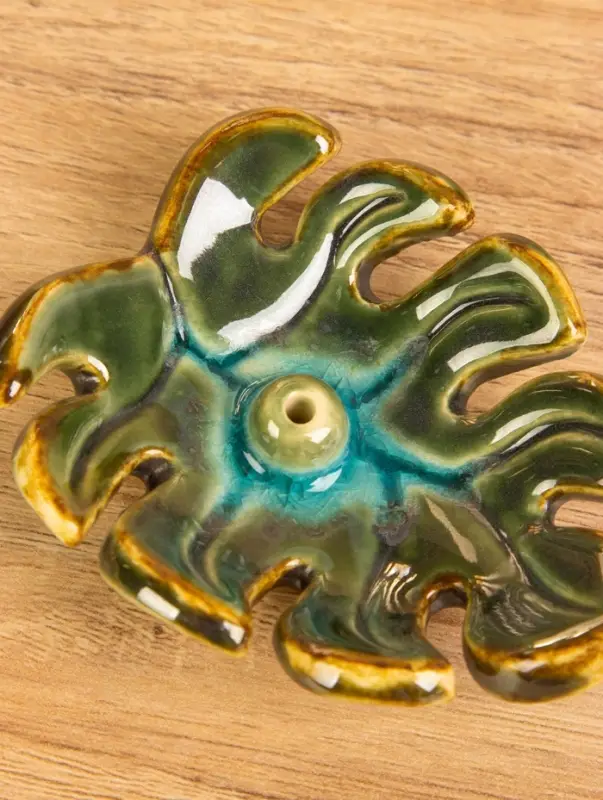 Подставка под благовония «Лист», 8×7×2 см, керамика, зелёная Подставка под благовония «Лист», 8×7×2 см, керамика, зелёная