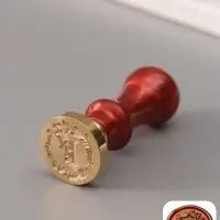 Печать для сургуча с пластиковой ручкой &laquo;Венок с буквой F&raquo;, 2.5&times;2.5&times;6.3 см