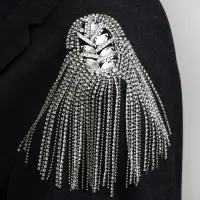 Брошь &laquo;Эполет&raquo;, цвет белый в серебре