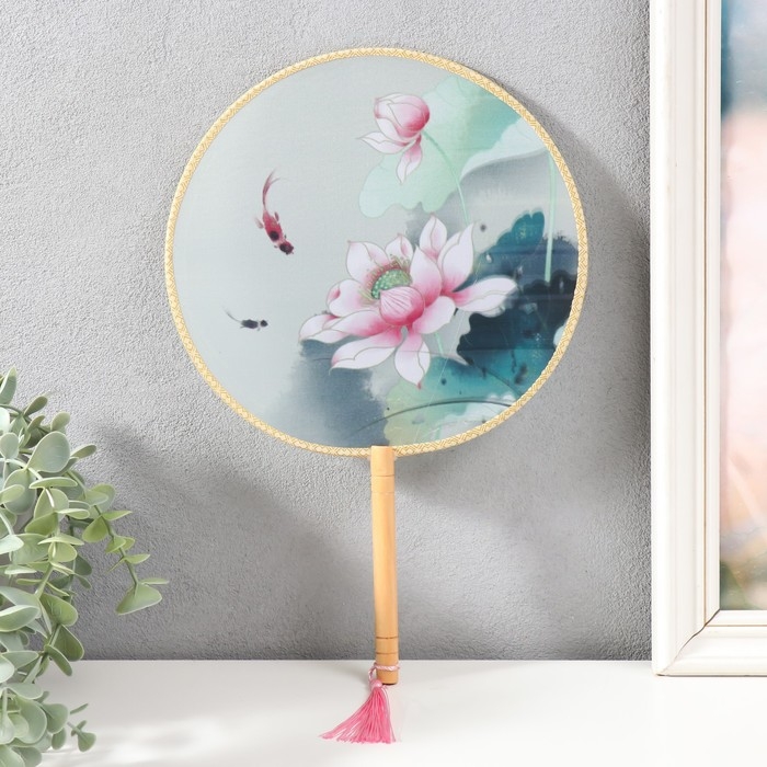 Веер круглый дерево, текстиль  Веер круглый дерево, текстиль "Лотос" с кисточкой 33х21,5 см