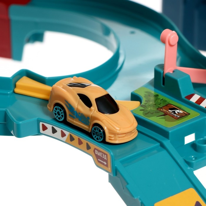 Автотрек «Виражи», световые и звуковые эффекты, работает от батареек Автотрек «Виражи», световые и звуковые эффекты, работает от батареек