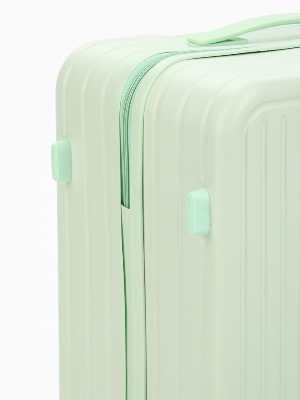 Чемодан 24 Чемодан 24", PС, 42*27*66, отд на молнии, код замок, 4 колеса, св. зеленый