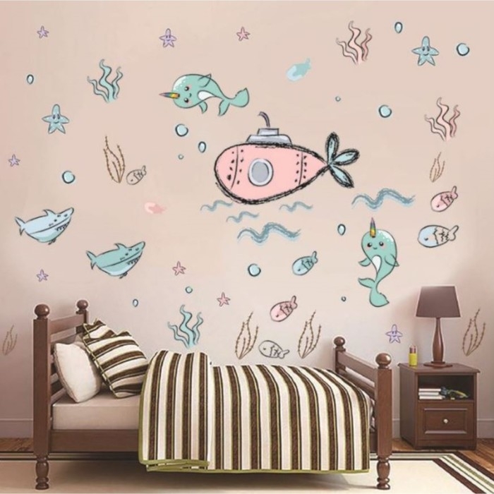 Наклейка пластик интерьерная цветная Наклейка пластик интерьерная цветная "Подводная лодка и морские жители" 30х90 см