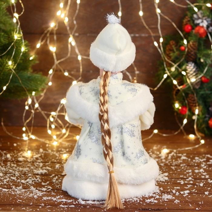 Снегурочка  Снегурочка "В белой шубке с сердечком" двигается, 16х30 см