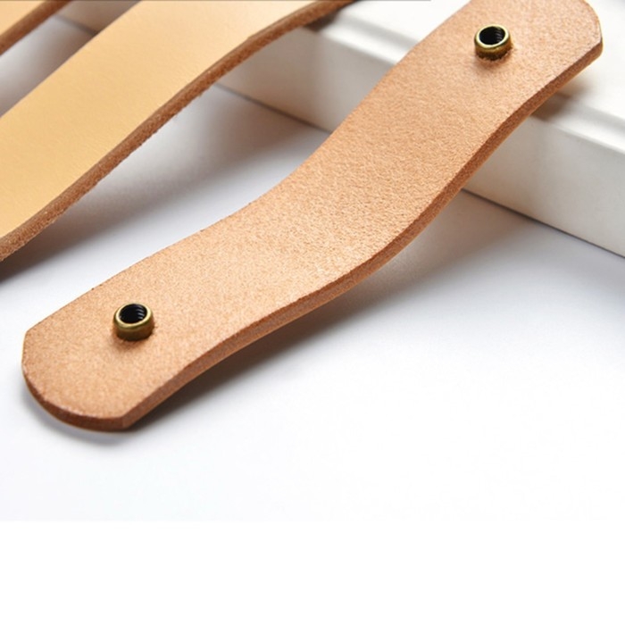 Ручка-скоба CAPPIO RSC010, кожа, м/о 128 мм, цвет бежевый Ручка-скоба CAPPIO RSC010, кожа, м/о 128 мм, цвет бежевый