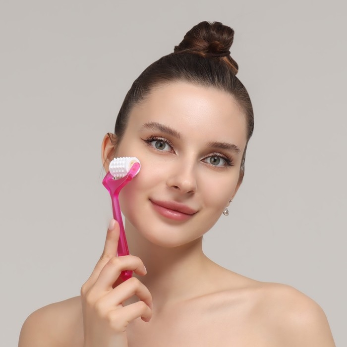 Массажёр для лица и зоны декольте, с шипами, 14 × 4,5 × 2,5 см, цвет МИКС