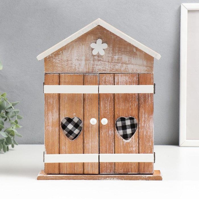 Ключница дерево 6 крючков Ключница дерево 6 крючков "Дом со ставнями-сердечками" 29,5х22,5х6 см