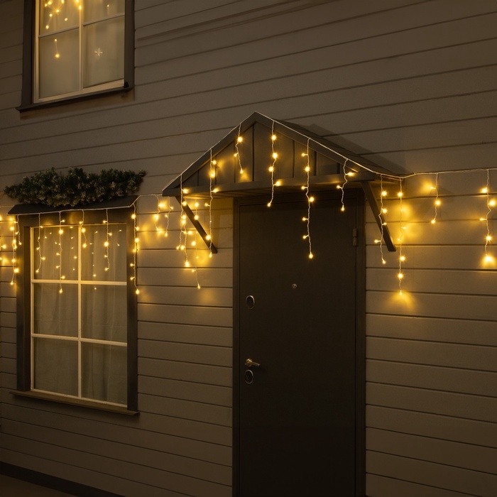 Гирлянда &laquo;Бахрома&raquo; 6 &times; 0.7 м, IP44, УМС, белая нить, 120 LED, свечение тёплое белое, 220 В