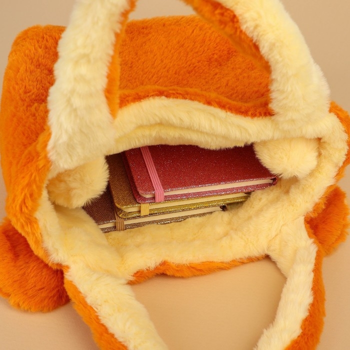 Сумка детская плюшевая, 23х11х28 см, двусторонняя, Медвежонок Винни и его друзья Сумка детская плюшевая, 23х11х28 см, двусторонняя, Медвежонок Винни и его друзья