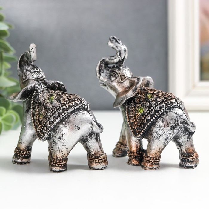 Сувенир полистоун Сувенир полистоун "Слоники в треугольных попонах" набор 2 шт 8х3х7,5 см