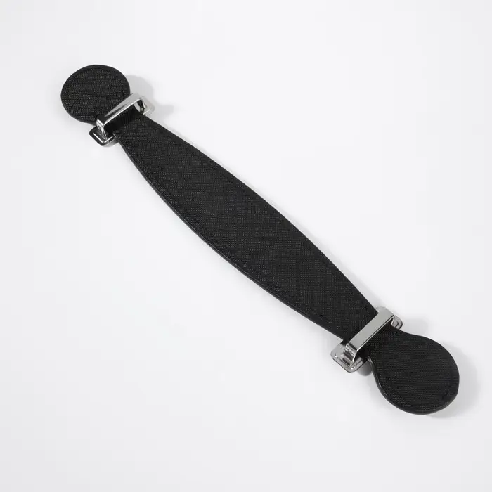 Ручка для сумки, 2 крепления на прокол, 22 × 3 × 0,4 см, цвет чёрный/серебряный Ручка для сумки, 2 крепления на прокол, 22 × 3 × 0,4 см, цвет чёрный/серебряный